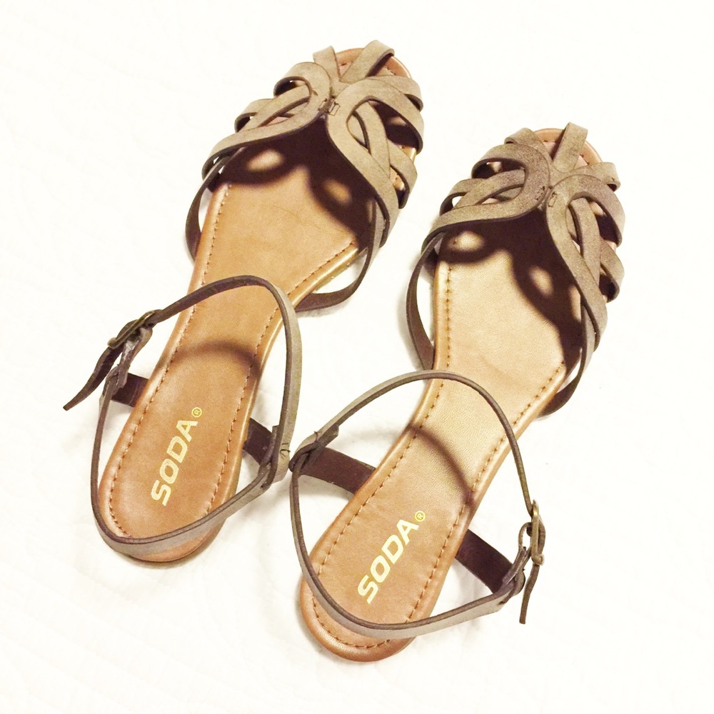 Soda sandals